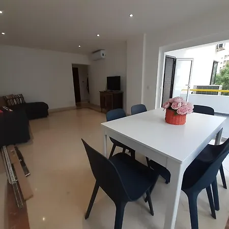 Luxury Flat In Apartment *